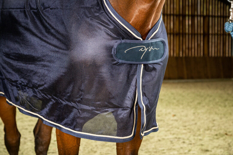 couverture-anti-mouches-bleu-dyon_1