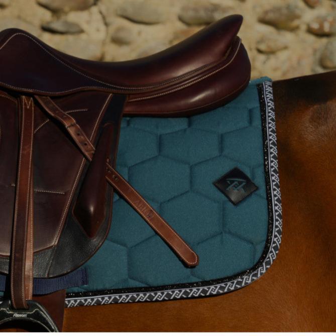 tapis-de-selle-monogramme-oxxer-emeraude