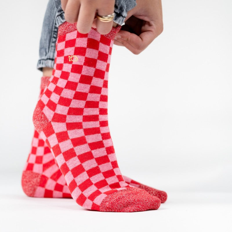 chaussettes-en-coton-peigne-carreaux-rouge-et-rose_1